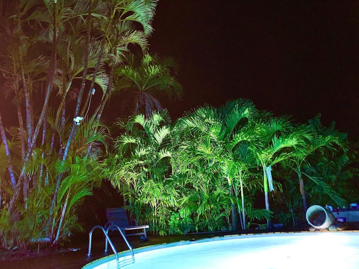 Lodge Pamplemousse Avec Piscine Privative , Dans Parc Calme A 500 M Plage Le Carbet Eksteriør billede